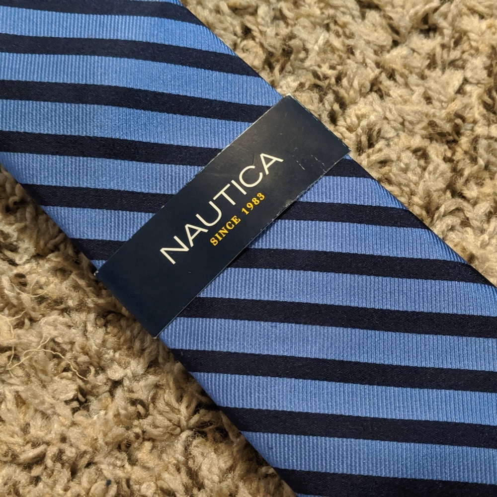 NWT Men's Nautica Classic Blue Striped Tie!